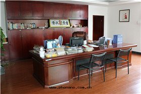 辦(bàn)公(gōng)室(shì)