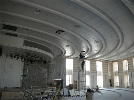 沖孔鋁(lǚ)單闆