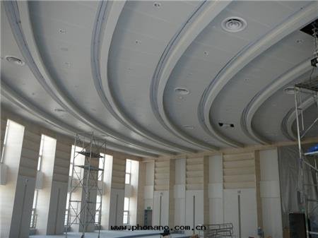 沖孔鋁(lǚ)單闆