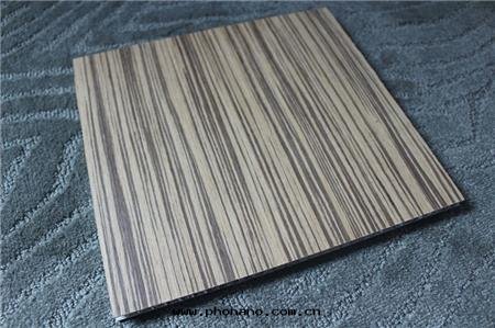 實(shí)木(mù)皮(pí)鋁(lǚ)蜂窩闆