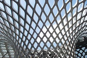 科萊，鋁(lǚ)單闆企業成(chéng)本(běn)和(hé)質(zhì)量(liàng)都要抓