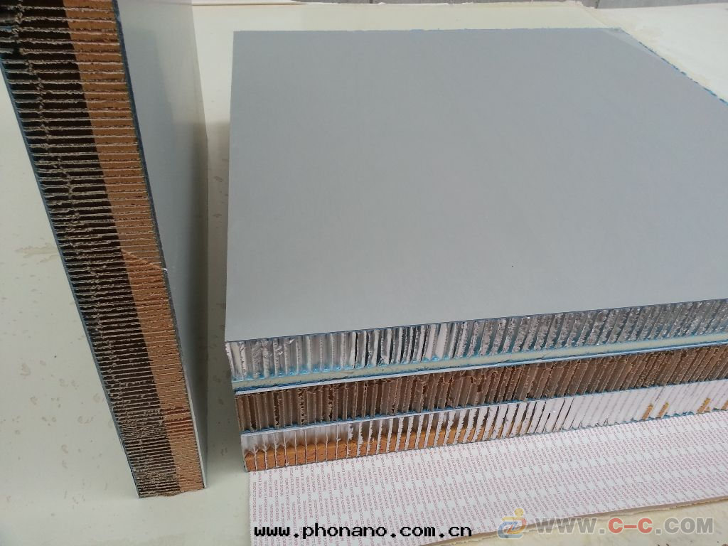 鋁(lǚ)蜂窩闆做隔斷的(de)優勢性(xìng)能(néng) 鋁(lǚ)蜂窩闆做隔斷的(de)優勢性(xìng)能(néng)