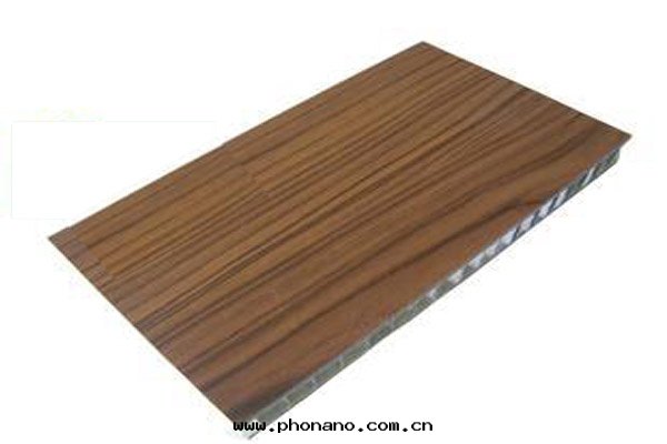 鋁(lǚ)蜂窩闆的(de)性(xìng)能(néng)