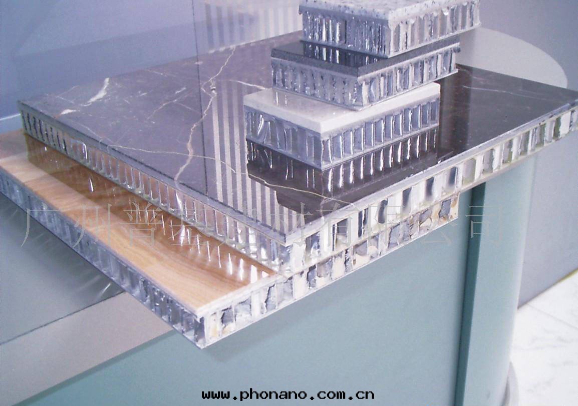 鋁(lǚ)蜂窩闆制造工藝