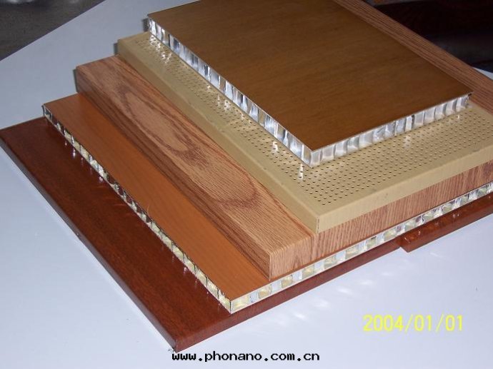 鋁(lǚ)蜂窩闆的(de)選擇要求