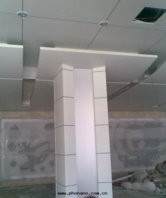 鋁(lǚ)蜂窩闆的(de)基本(běn)構成(chéng)