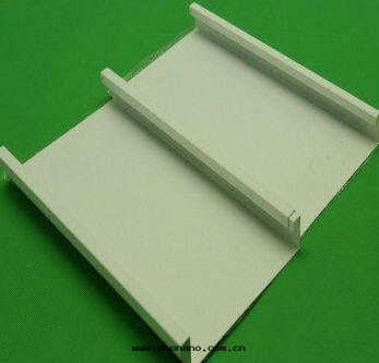 鋁(lǚ)蜂窩闆热(rè)壓複合材料