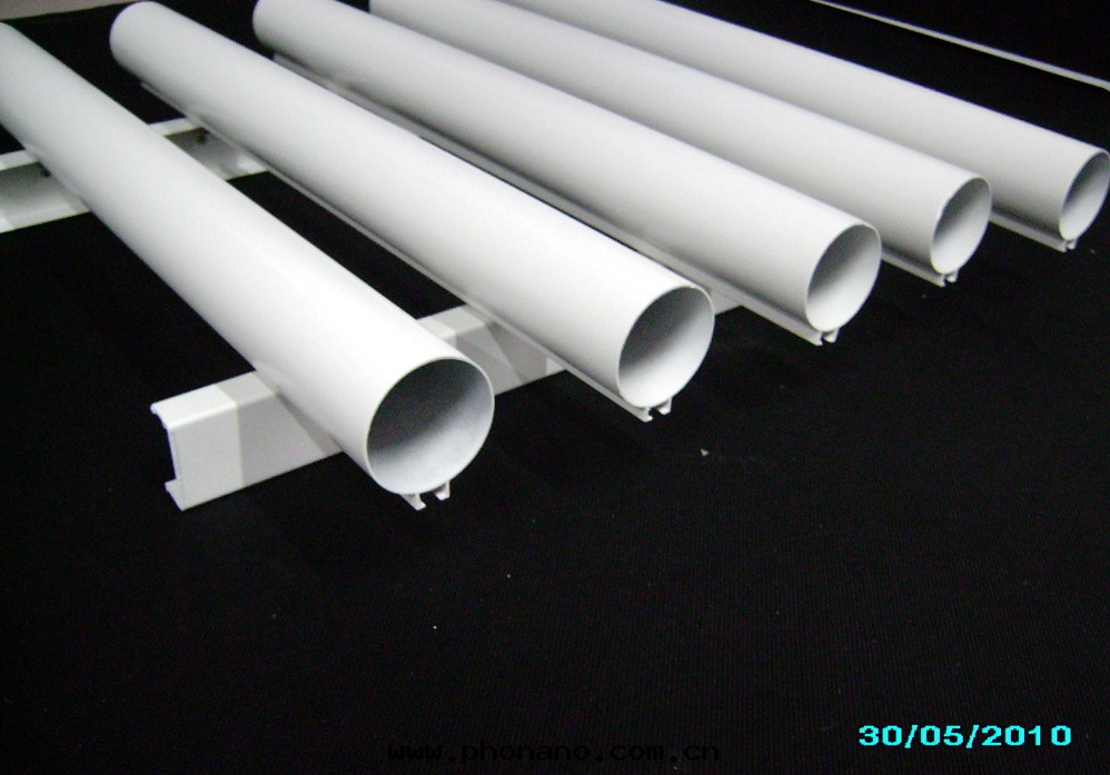 鋁(lǚ)蜂窩闆测量(liàng)放(fàng)線(xiàn)安(ān)裝(zhuāng)