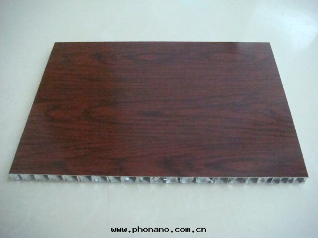 選擇型材鋁(lǚ)蜂窩闆要注意(yì)的(de)三(sān)點(diǎn)問(wèn)題(tí)