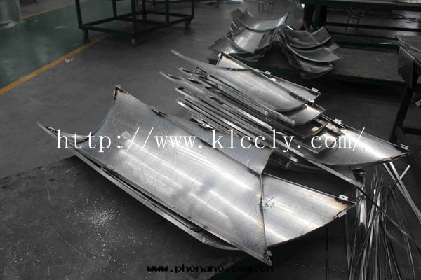 鋁(lǚ)蜂窩闆闆材的(de)性(xìng)能(néng)