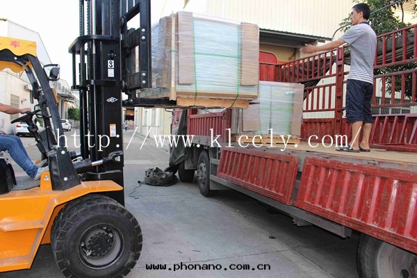 烤瓷蜂窩鋁(lǚ)闆的(de)性(xìng)能(néng)好(hǎo)不(bù)好(hǎo)