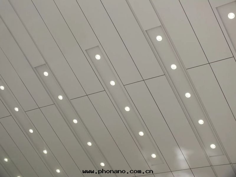 鋁(lǚ)蜂窩闆的(de)制作