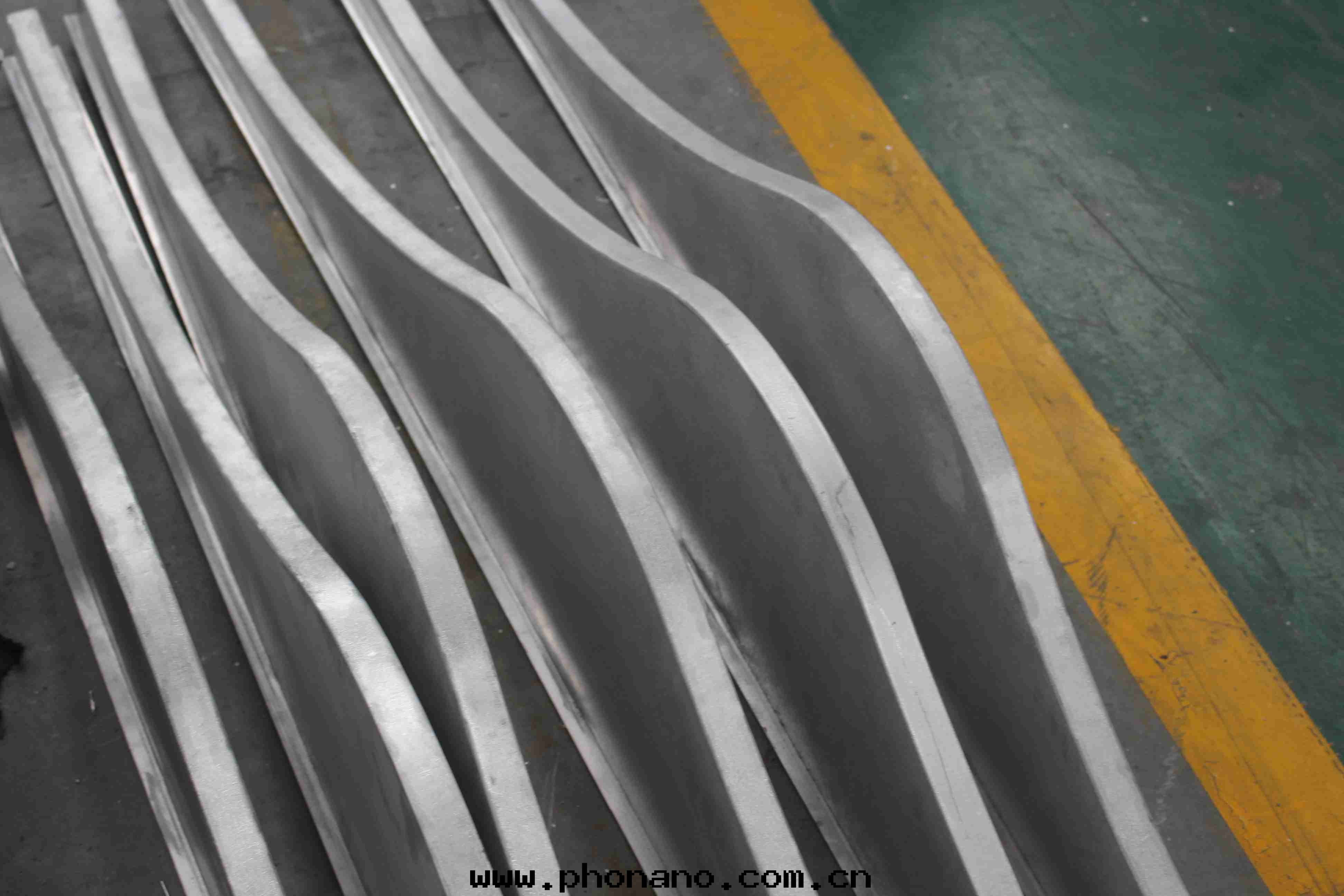 鋁(lǚ)方通(tòng)的(de)應(yìng)用(yòng)