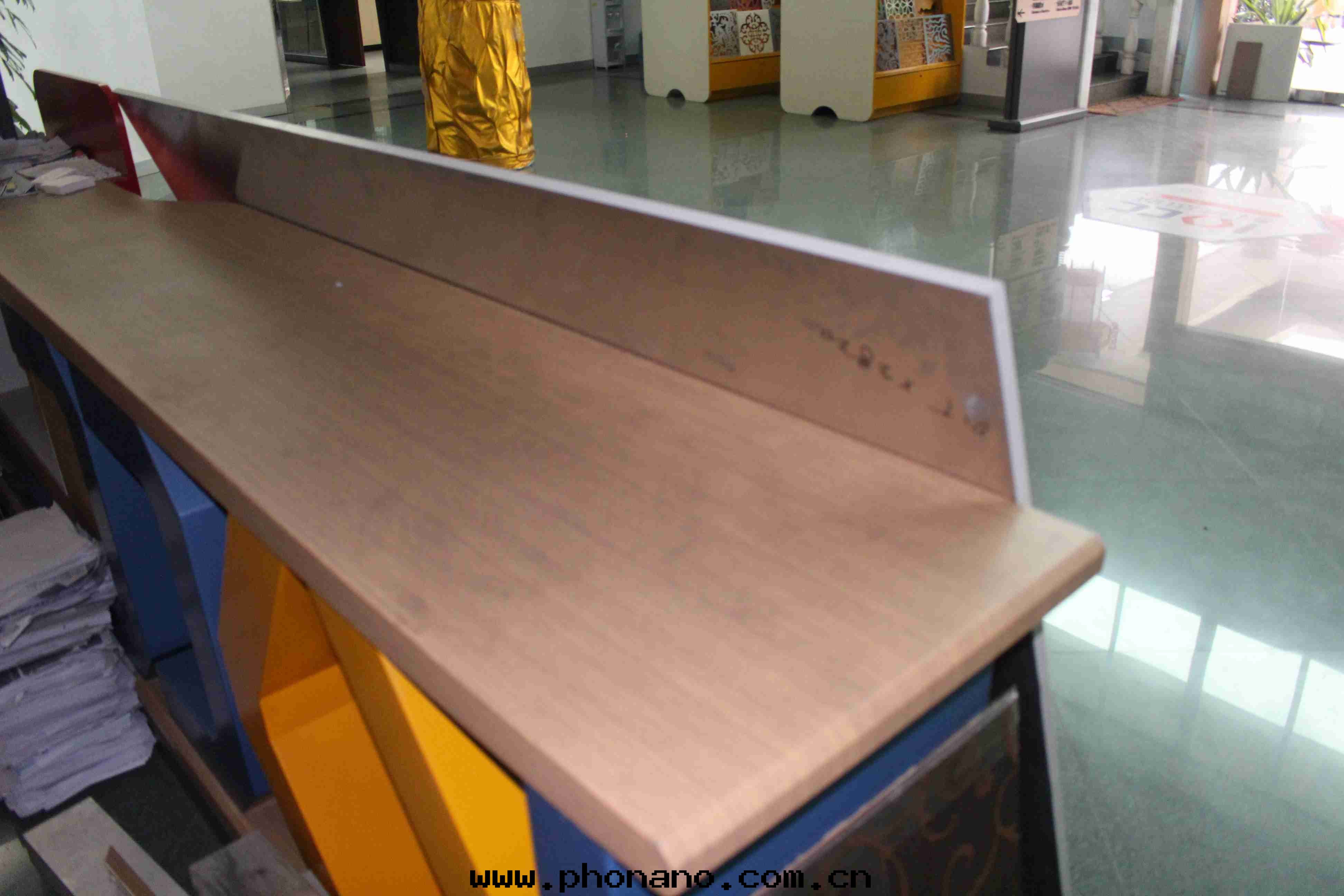 蜂窩芯的(de)優缺點(diǎn)