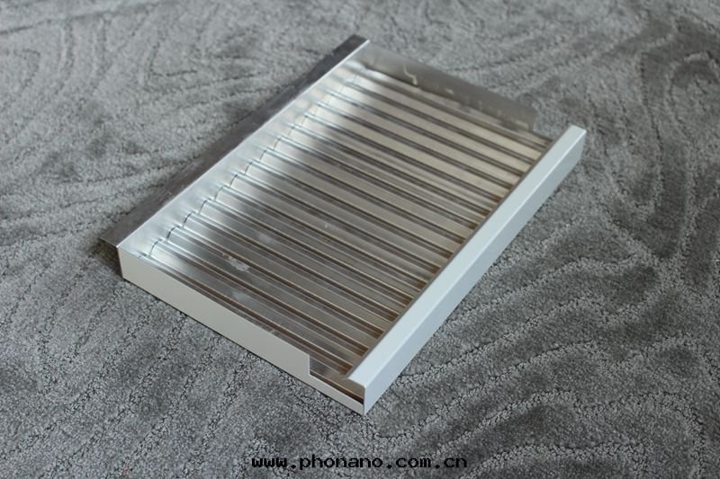 鋁(lǚ)瓦(wǎ)楞闆性(xìng)能(néng)技術(shù)參數