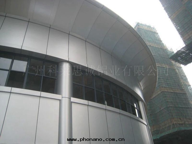 怎麼(me)才能(néng)打(dǎ)造出(chū)一(yī)个(gè)效果(guǒ)比較好(hǎo)的(de)鋁(lǚ)蜂窩闆幕牆(qiáng)呢