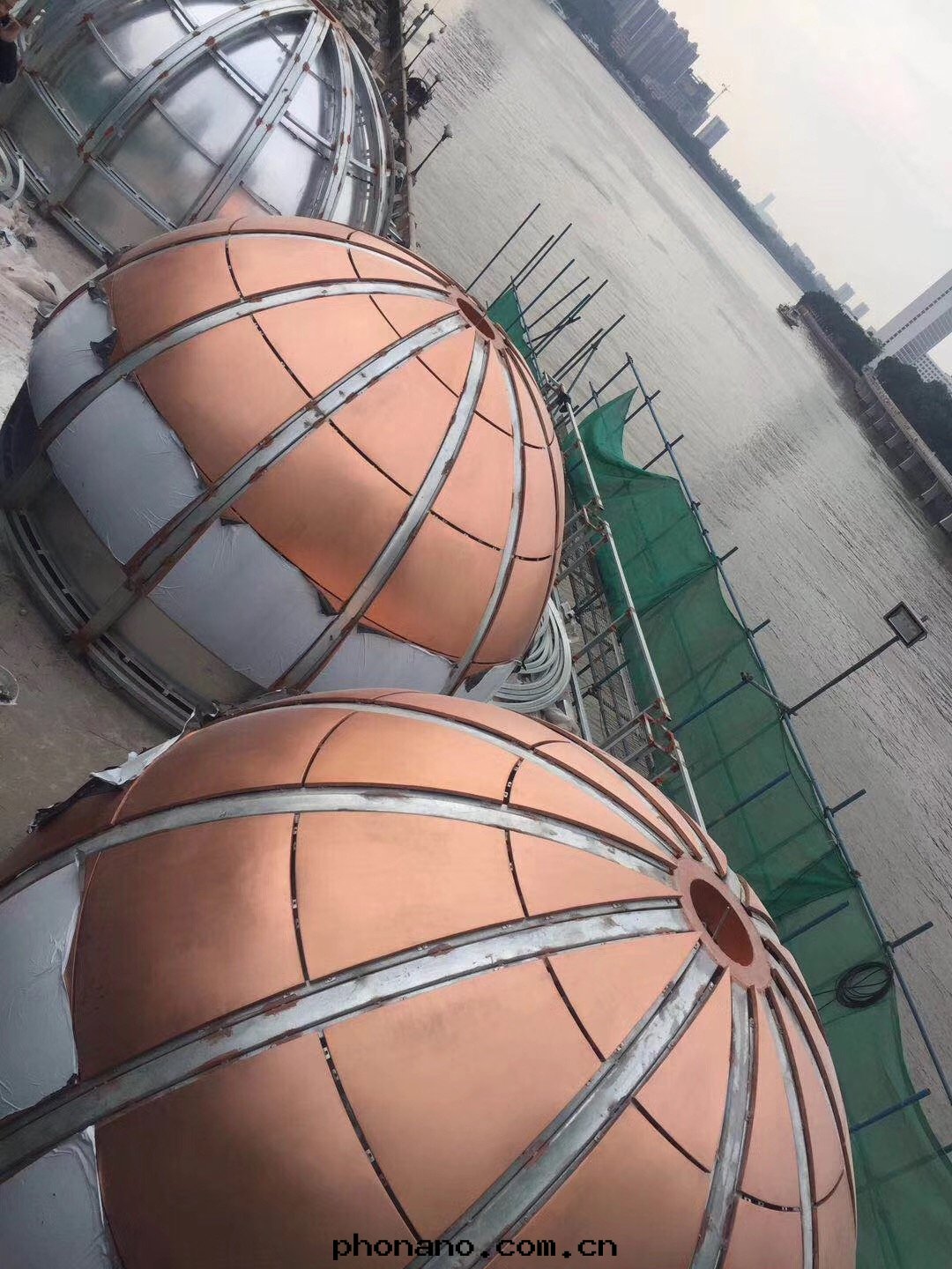 罕見(jiàn)的(de)鋁(lǚ)蜂窩闆吊頂安(ān)裝(zhuāng)步驟