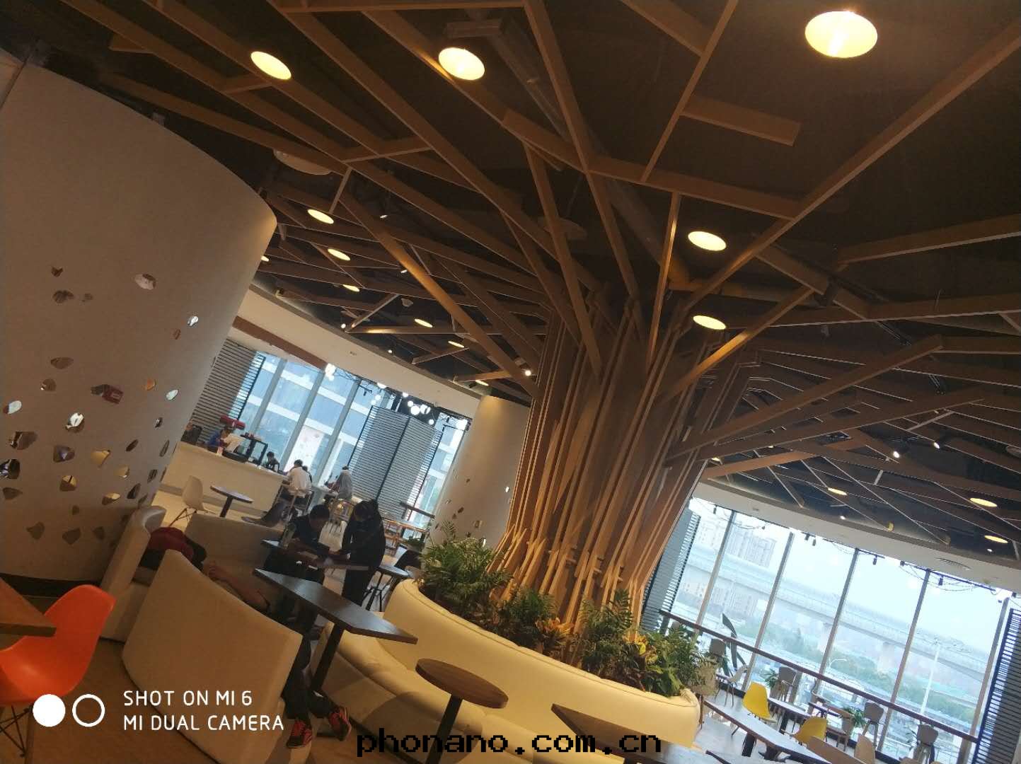 按安(ān)裝(zhuāng)結构来(lái)分(fēn)類(lèi)鋁(lǚ)瓦楞板的(de)分(fēn)为(wèi)哪两(liǎng)種(zhǒng)