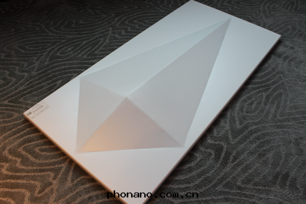 异(yì)形鋁(lǚ)蜂窩闆