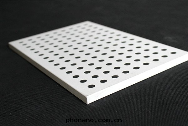 沖孔鋁(lǚ)單闆