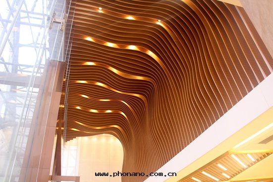 鋁(lǚ)蜂窩闆案(àn)例