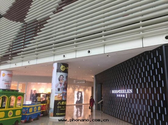 鋁(lǚ)蜂窩闆案(àn)例