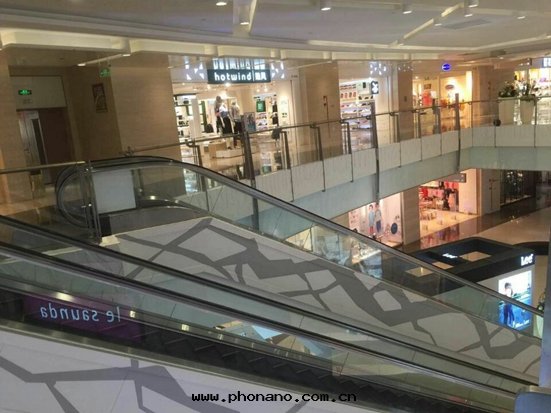 鋁(lǚ)蜂窩闆案(àn)例