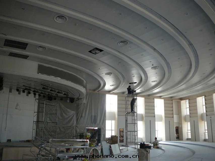 沖孔鋁(lǚ)單闆