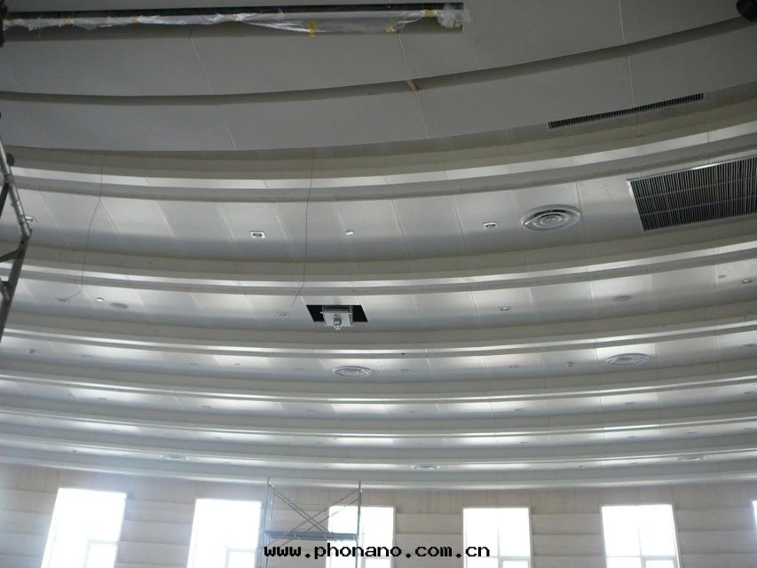 沖孔鋁(lǚ)單闆