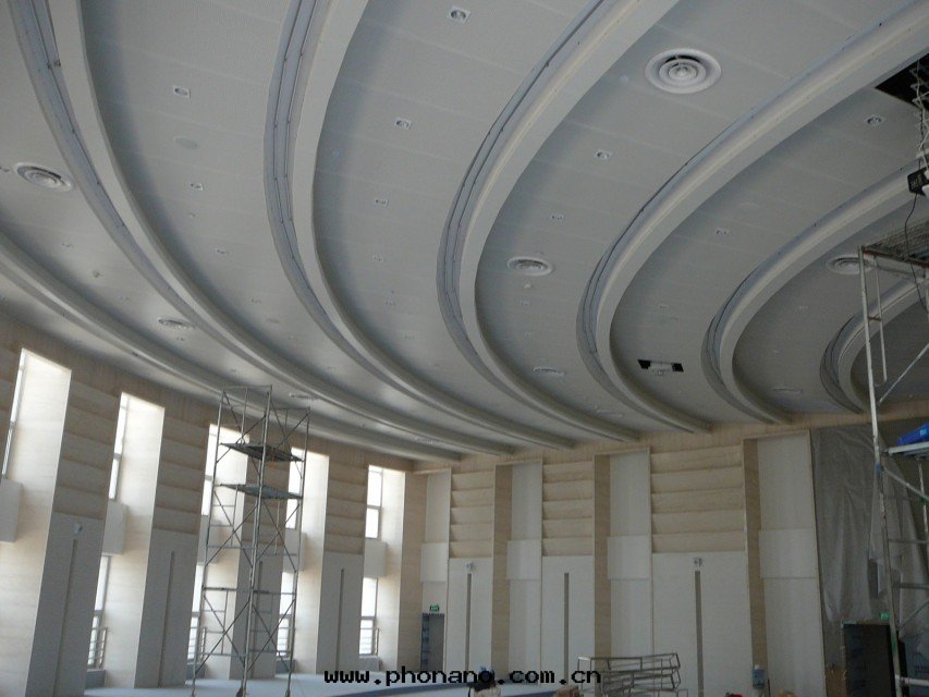 沖孔鋁(lǚ)單闆